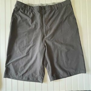 Preowned like new Addis flat front grey shorts men